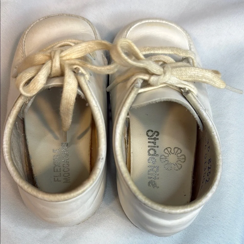 Vintage Stride Rite Baby Hard Bottom White Walking Shoes Baby Size 3 E